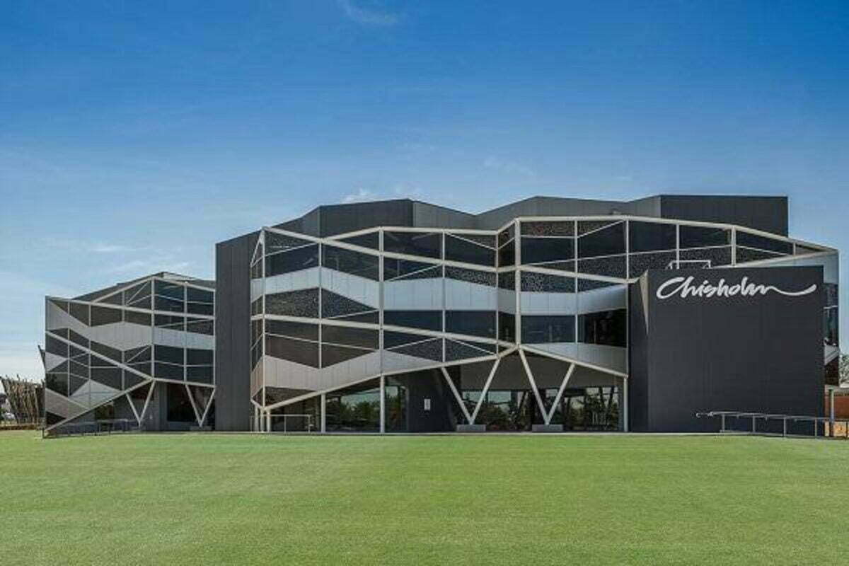 International Remote Higher Education Scholarships 2023 at Chisholm Institute in Australia