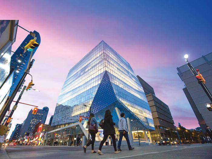 General Entrance Scholarships Program Fall 2023 at Toronto Metropolitan University