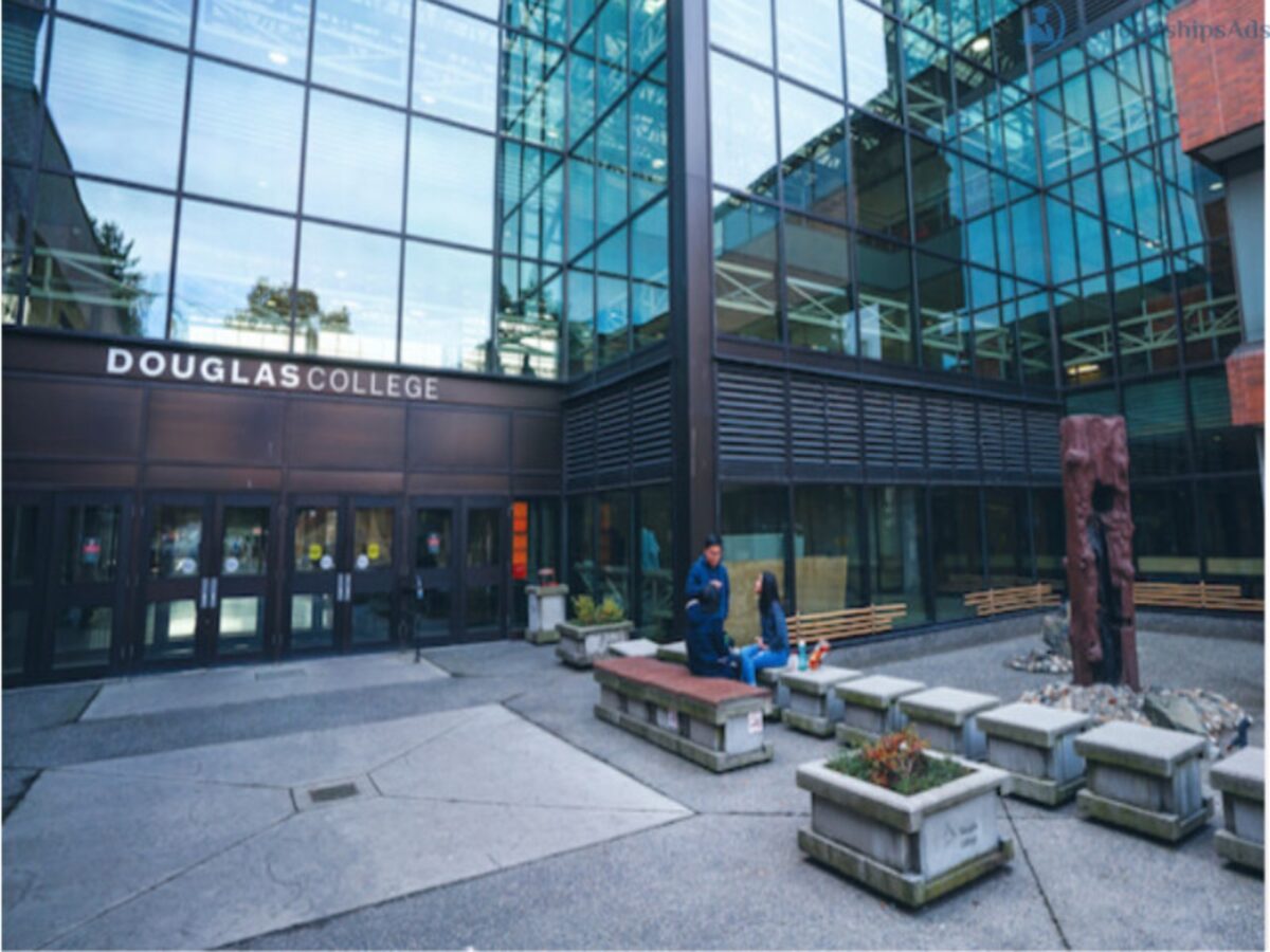 Dr Guangwei Ouyang Education Entrance Scholarships 2023 at Douglas College